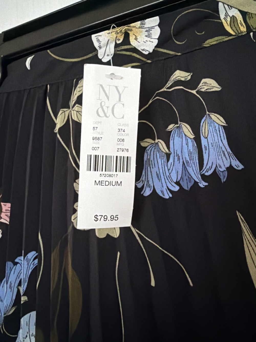 New York & Company Floral Pleated Skirt 🌸 - Picture 2 of 4